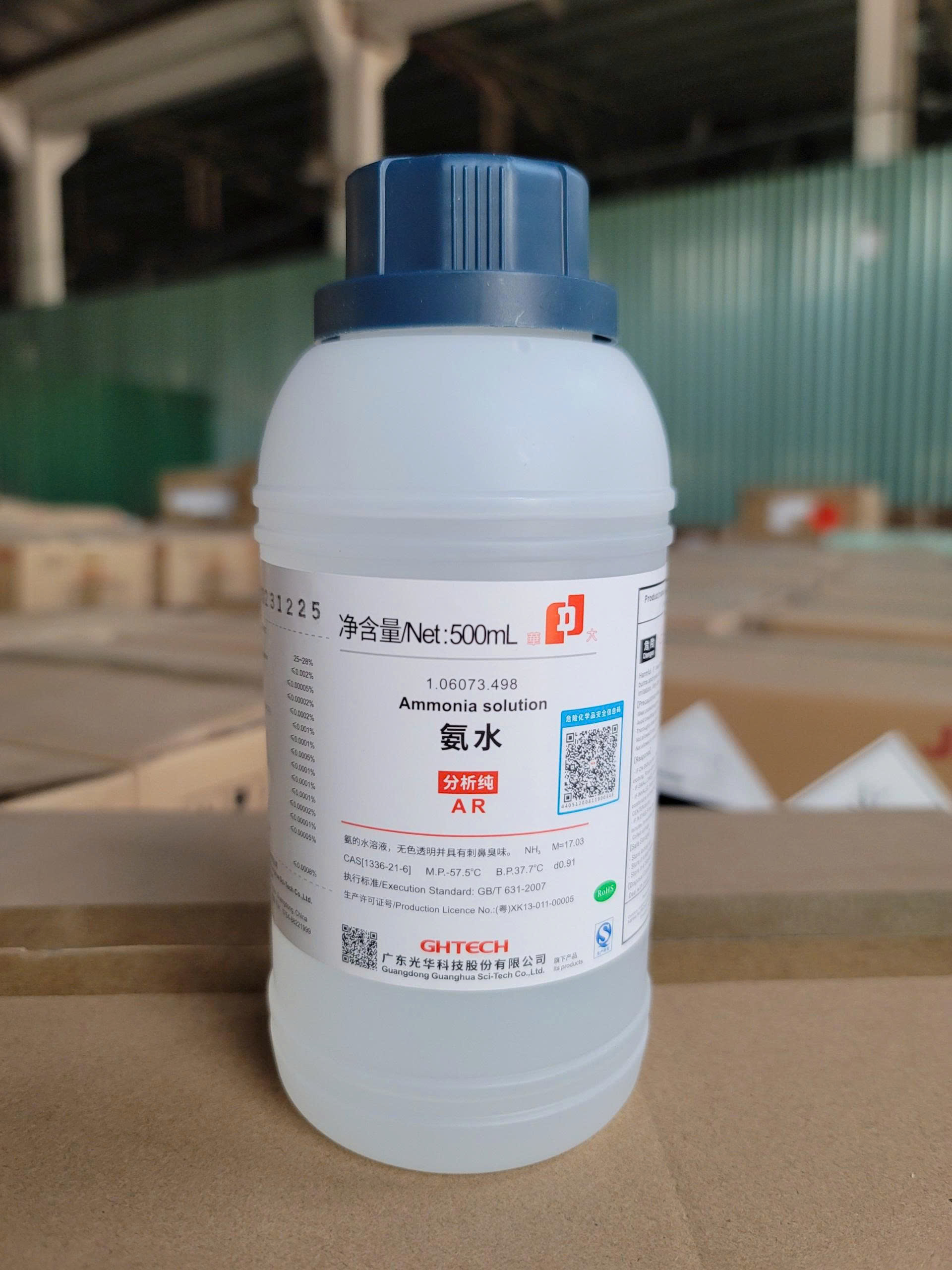 Hóa chất Ammonia Solution NH3, Chai 500ML, AR, GHTECH